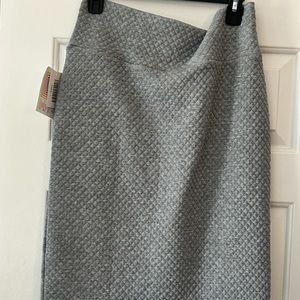 Lularoe Cassie skirt NWT size large. Grey